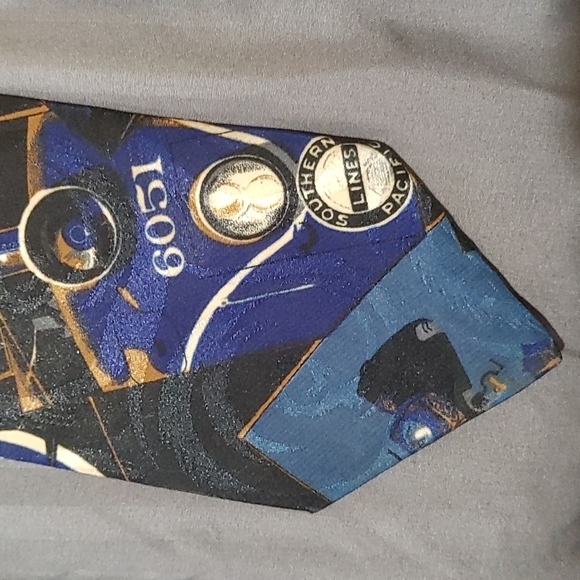 Mens Novelty Train Print Neck Tie - Picture 3 of 7